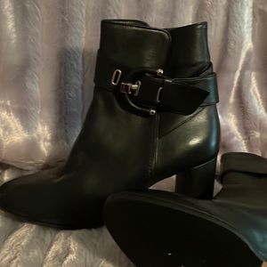Ankle boots NWT SIZE 39 (9) US These are rich black leather made in Italy.